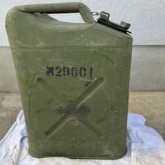 米軍実物　ジェリカン　ガソリン缶　世田谷ベース 米軍実物 ジェリカン ガソリン缶 世田谷ベース - メルカリ