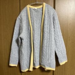 ヨリyoriプードルカーディガングレークリーニング済kummy yori ケーブル編みカーディガン グレー/イエロー - メルカリ