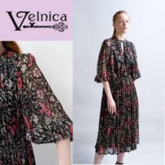 【美品】Velnica ヴェルニカ ボタニカル ロングワンピース 花柄 フラワー 美品✨Velnica ヴェルニカ ボタニカル ロングワンピース 花柄
