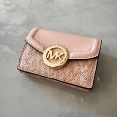 Michael Kors ピンク ミニ財布 キーケース同時購入でお値引可能のサムネイル