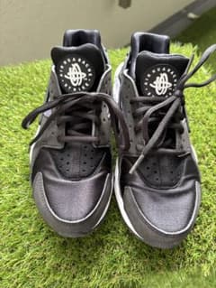 Nike Air Huarache ブラックのサムネイル