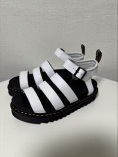 値下げしました！27㎝ ドクターマーチン　Ｄr.Martens 厚底サンダル　白のサムネイル
