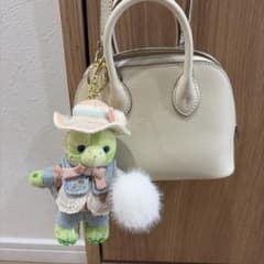 ミニショルダーバッグ ぬいぐるみチャーム付きのサムネイル