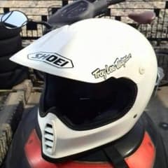 最終値下げ!!　SHOEI　フルフェイスヘルメットのサムネイル