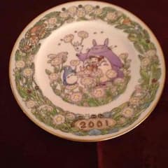 ノリタケのトトロの2001年のイヤープレートのサムネイル