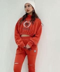 Gyda × DC KNEEZIPのスウェットのサムネイル