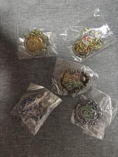 【新品】ハリーポッター ピンバッジ 5種フルセット 寮紋章 ホグワーツ 記念品