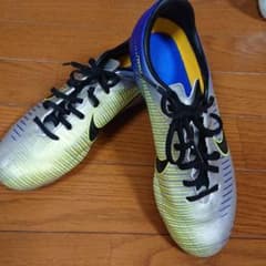 「美品」NIKE ナイキ サッカースパイク22.5のサムネイル