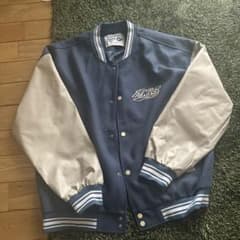 NewJeans ハニ 着用Aelfric Eden スタジャンのサムネイル