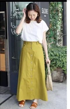 専用　スローブイエナ　センターボタン　ロングスカートのサムネイル