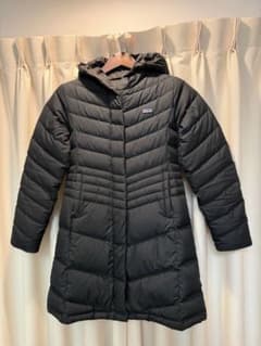 値下げしました‼️Patagonia レディース　フード付きロングダウンジャケットのサムネイル