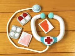 フェルト お医者さんごっこ 聴診器とお薬セットのサムネイル