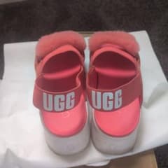UGG サンダル ピンク 厚底のサムネイル