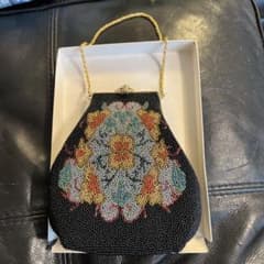 ビーズ刺繍クラッチバッグ ゴールドストラップのサムネイル