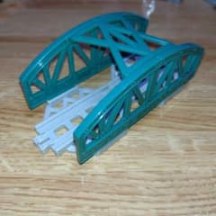カプセルプラレール 鉄橋 緑色のサムネイル