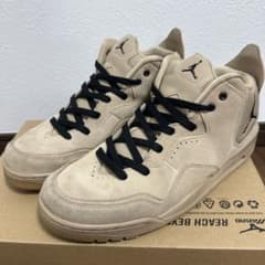 NIKE スニーカー　ジョーダン　コートサイド