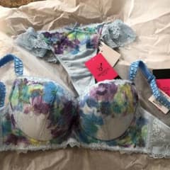 ブラデリス ブラジャー&タンガのサムネイル