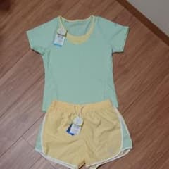 レディーススポーツウェア☆ミズノ☆Tシャツ☆ショートパンツのサムネイル