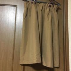 ひざ丈スカートのサムネイル