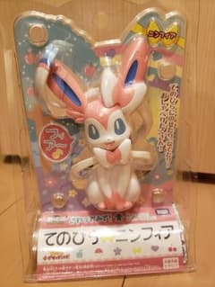 激レア　ポケモン　ニンフィア　フィギュア？ぬいぐるみ？ロボット？のサムネイル
