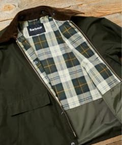 【美品】Barbourオイルドジャケット カーキ 36のサムネイル