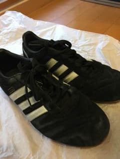 adidas スニーカーのサムネイル