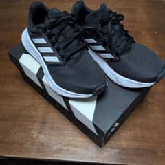 adidas スニーカー ブラック ホワイトのサムネイル