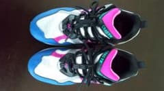 NEW BALANCEのサムネイル
