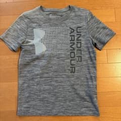 UNDER ARMOUR グレー Tシャツ YXLのサムネイル