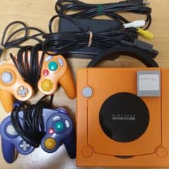 【GAME CUBE】本体と専用ソフトのサムネイル