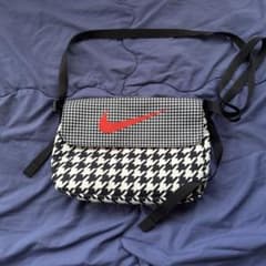 Nike ショルダーバッグのサムネイル