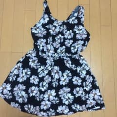 花柄ワンピース タグ付き未使用のサムネイル