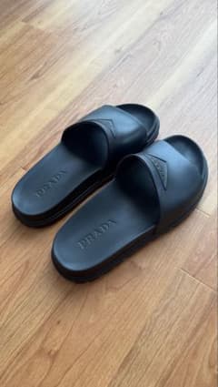 PRADA メンズ ラバーサンダル ブラック