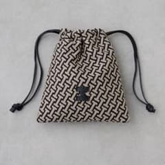IACUCCI イアクッチ モノグランマ ポーチ - メルカリ