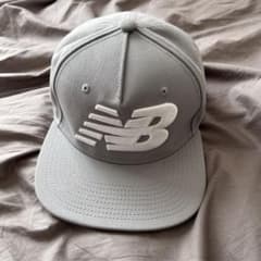 New Balance グレーキャップ NBロゴ刺繍のサムネイル
