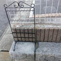 青い金属製ディスプレイラック - メルカリ