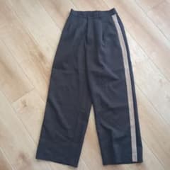 グレーベージュ サイドストライプ ワイドパンツ　NICE CLAUPのサムネイル