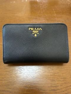PRADA 黒 二つ折り財布のサムネイル