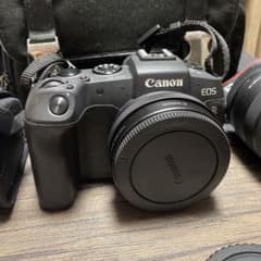 【かねこ様専用】　Canon EOS RP ミラーレス一眼 カメラ　単焦点レンズのサムネイル