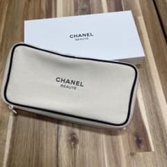 CHANEL BEAUTÉ ポーチのサムネイル