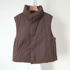 UNIQLO ユニクロ パフテックノンキルトベストブラウン Mサイズ - メルカリ