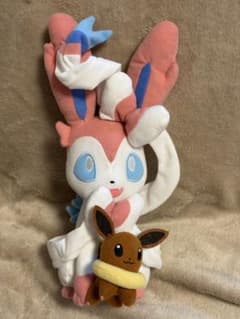 ニンフィア イーブイ　ぬいぐるみ　ポケモンセンターのサムネイル