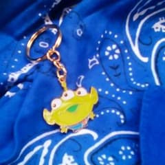 Little green man keyholeder - メルカリ