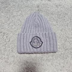 【近年モデル 新品】 MONCLER ニット帽 クリスタル マグリア グレー MONCLER ニット帽 グレー クリスタルロゴ 24/25 aw - メルカリ
