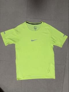 Nike DRI-FIT 蛍光イエロー Tシャツ Sサイズのサムネイル