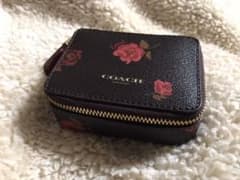 COACH  コーチ　ピルケース  お薬ケース　アクセサリーケースのサムネイル