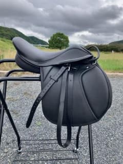 最終お値下げLovatt & Ricketts乗馬用 鞍 あぶみ革と腹帯 - メルカリ