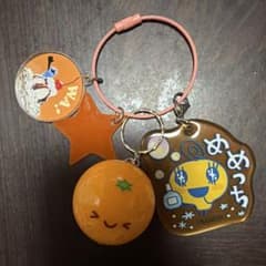 Novelbright アクリルキーホルダー 黒 オレンジ オレンジ型アクリルキーホルダーセット - メルカリ