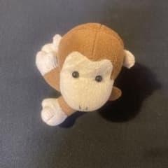 かわいい猿のぬいぐるみ マグネットでしがみつく - メルカリ