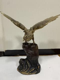 金属製 鷲の彫刻 幅約89cm 金属製 鷲の彫刻 高約38cm - メルカリ
